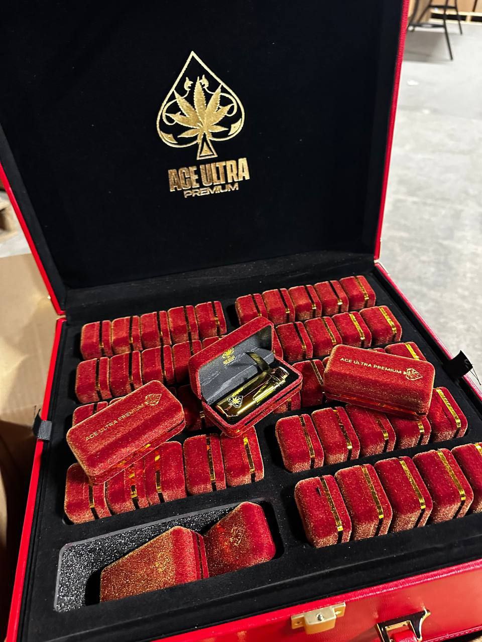 Ace Ultra 2g Minis Love Edition